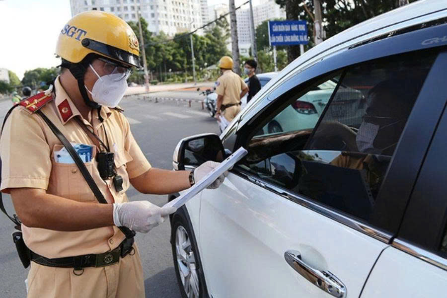 Ô tô hết hạn đăng kiểm đi đường bị phạt thế nào từ năm 2026?