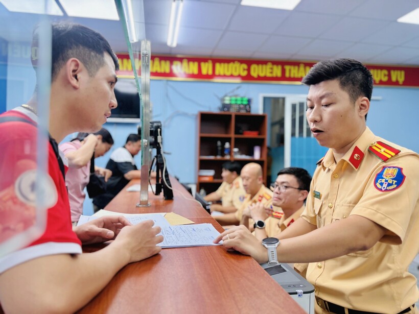 Người dân có thể nộp phạt nguội vi phạm giao thông dễ dàng thông qua nhiều hình thức khác nhau.