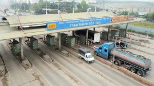 Hiện trạng trạm thu phí trên Quốc lộ 51 sau khi dừng hoạt động từ năm 2023 nhưng chưa được tháo dỡ.