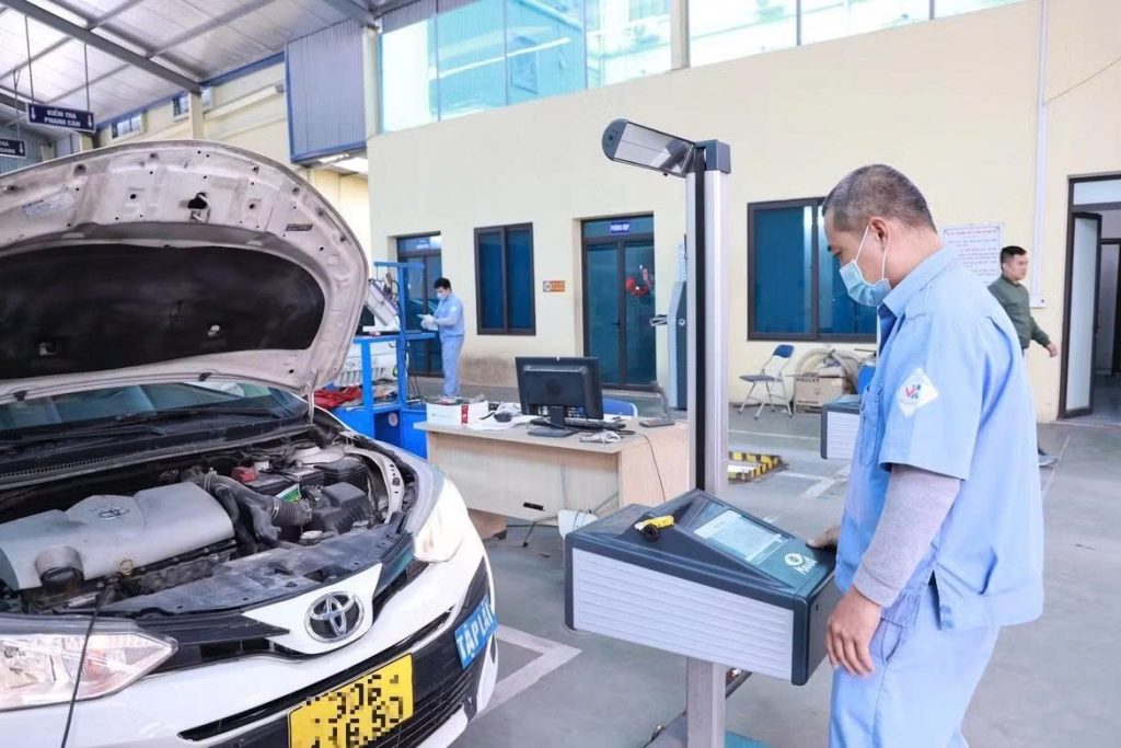 Tra cứu “phạt nguội” khi đăng kiểm phương tiện dự kiến sẽ được thực hiện tập trung trên phần mềm thông báo vi phạm của Cục Đăng kiểm Việt Nam. Ảnh: VGP.