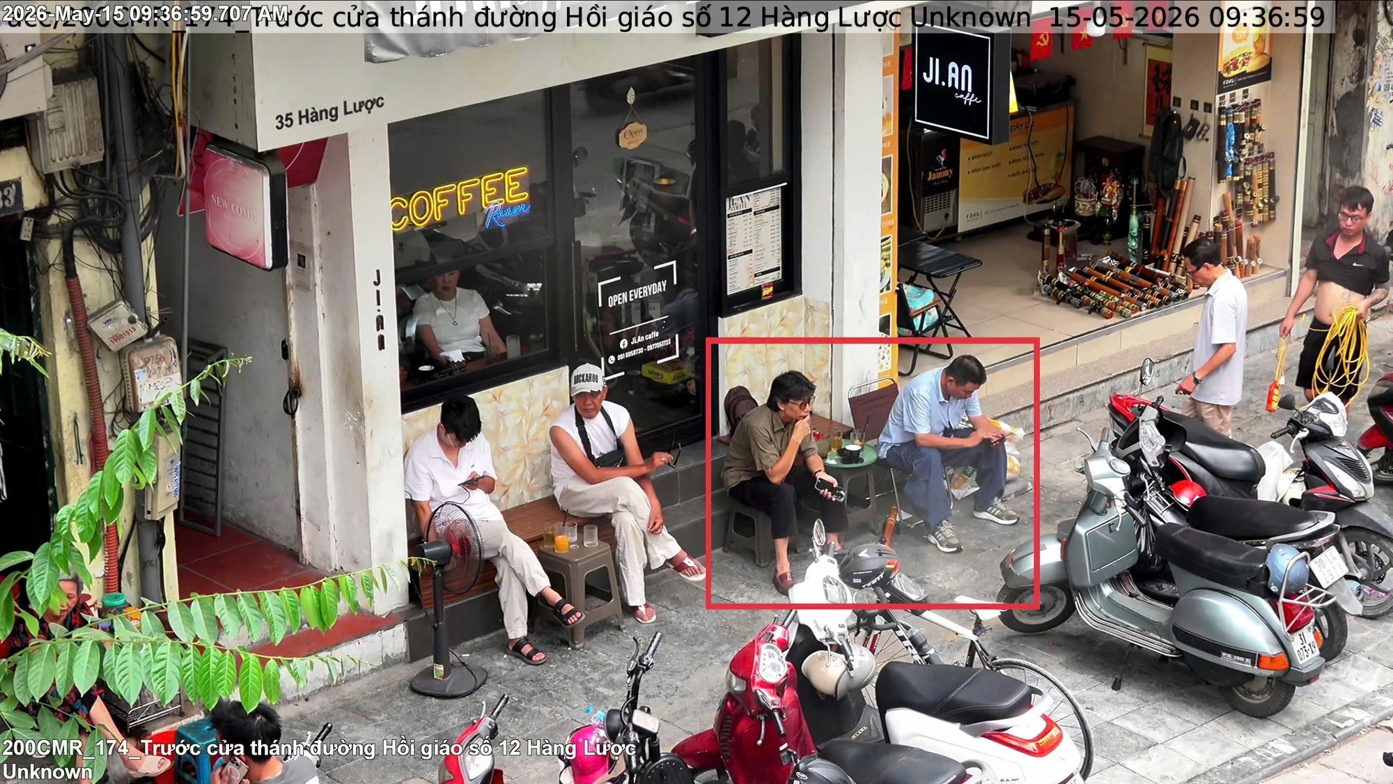 Hà Nội ghi nhận hơn 1.500 trường hợp phạt nguội trong 1 tuần, nhiều vi phạm lấn chiếm vỉa hè 5 image5 1779249337290 17792493374691133711285