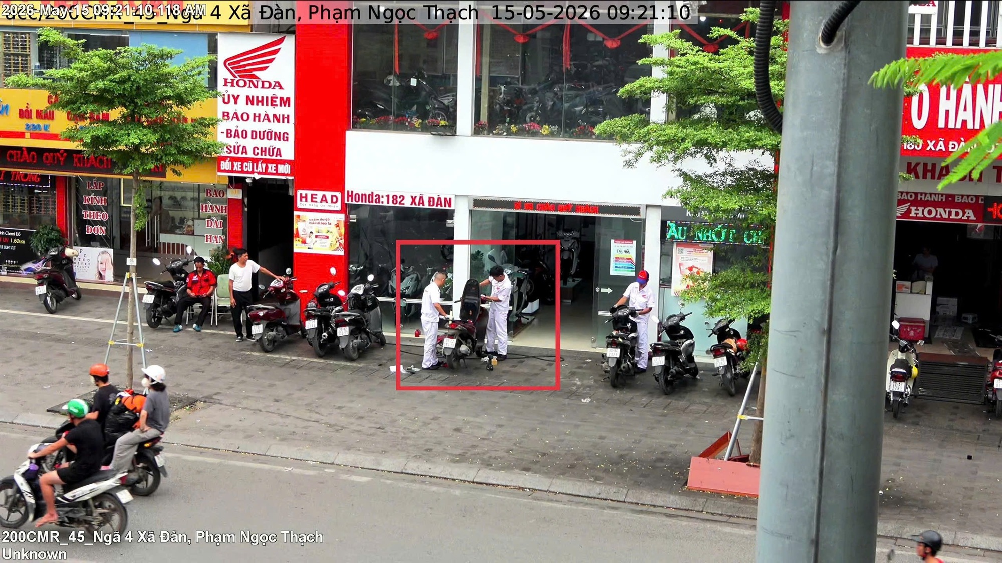 Hà Nội ghi nhận hơn 1.500 trường hợp phạt nguội trong 1 tuần, nhiều vi phạm lấn chiếm vỉa hè 7 image7 1779249341652 17792493421171364052159
