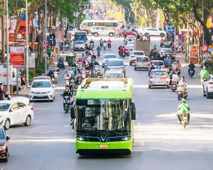 Hà Nội và TP.HCM sẽ dùng 100% phương tiện giao thông công cộng chạy năng lượng sạch vào năm 2030 4 Hà Nội và TP.HCM sẽ dùng 100% phương tiện giao thông công cộng chạy năng lượng sạch vào năm 2030