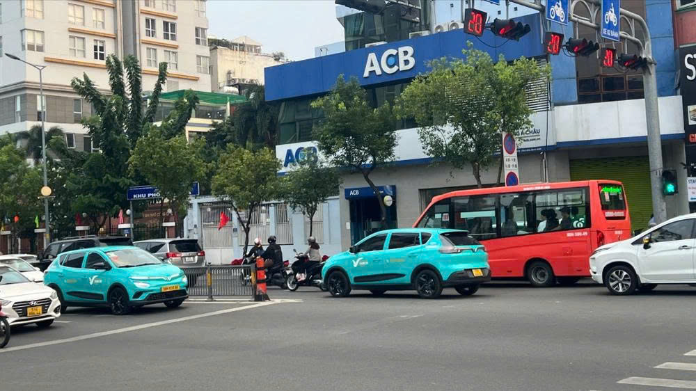 Cách sử dụng xe điện an toàn trong mùa nắng mưa thay đổi liên tục 2 z7816077245306 33aa35e094ab1226f85056d6ac583d07
