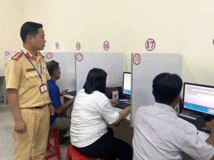 Đề xuất tăng số lượng câu hỏi thi bằng lái xe từ năm 2026, siết chặt việc đánh giá kiến thức